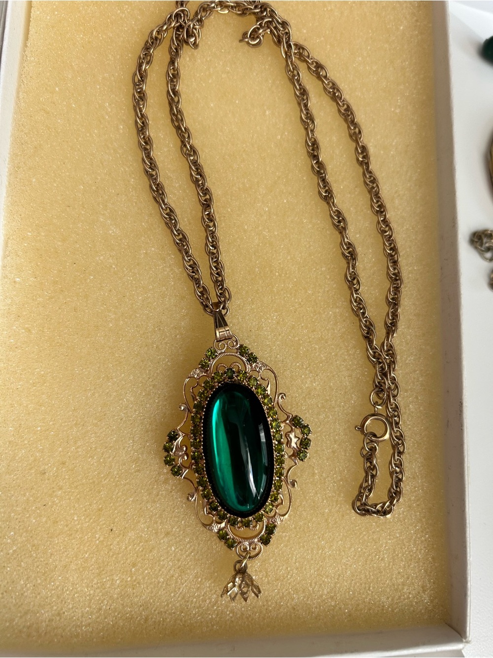 Gold-Tone Necklace with Emerald Green Oval Pendant